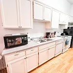 Gaslamp 2Bdrm - W Parking & 5 Beds #403